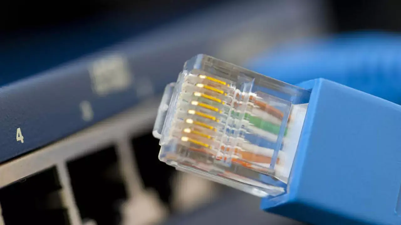 Materiales de cableado Herramientas para redes de cable
