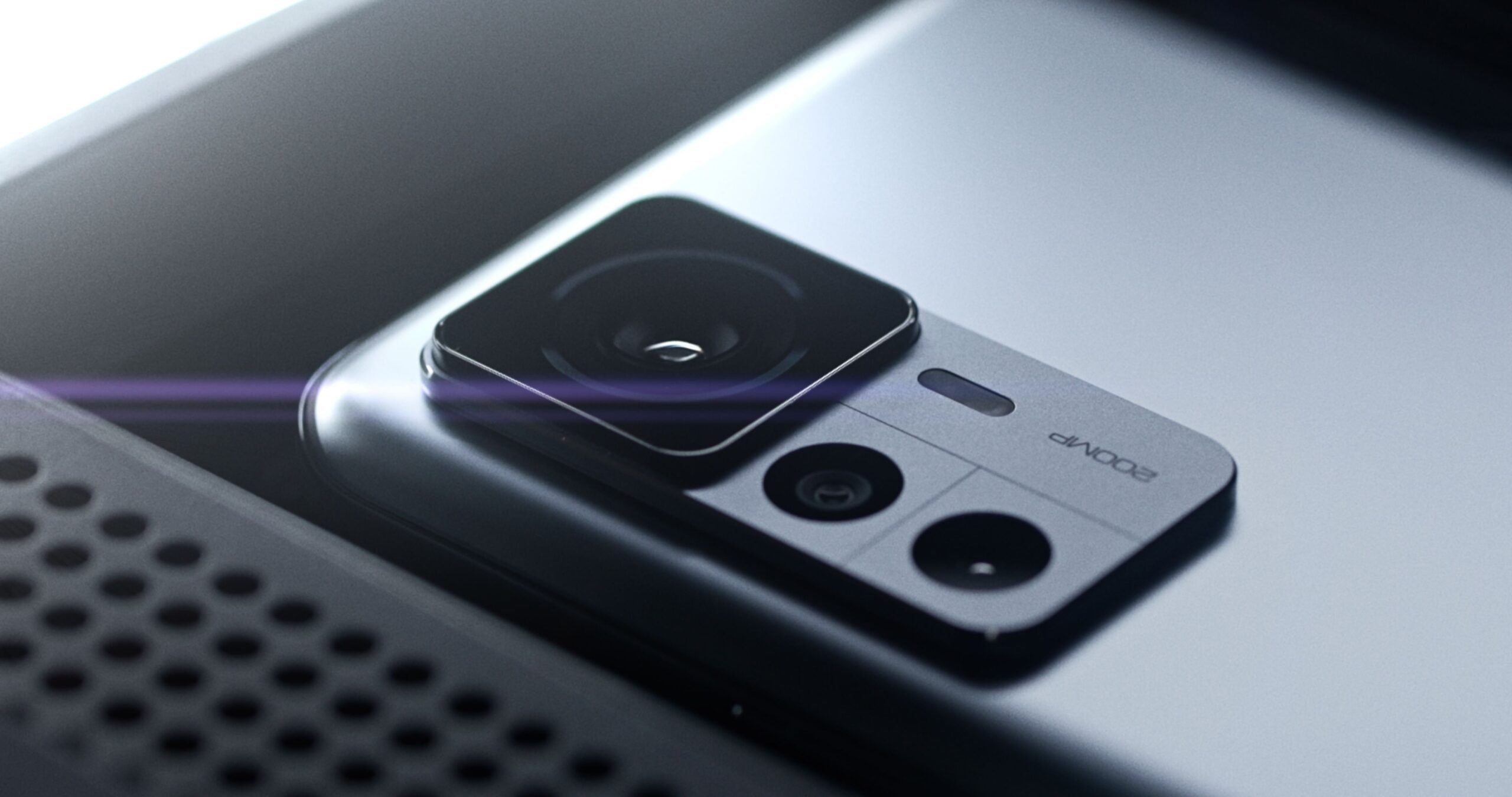 Primer plano macro de un lente de cámara de smartphone moderno y elegante, representando los sensores LOFIC. Primer plano macro de un lente de cámara de smartphone moderno y elegante, representando los sensores LOFIC.