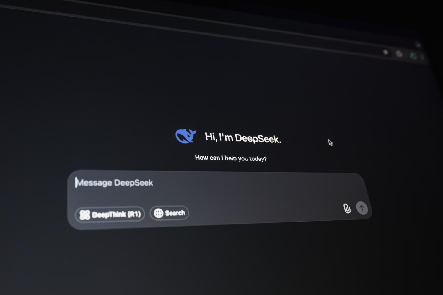 Interfaz de asistente de inteligencia artificial en una pantalla de ordenador, representando la IA integrada en Windows 12 Interfaz de asistente de inteligencia artificial en una pantalla de ordenador, representando la IA integrada en Windows 12