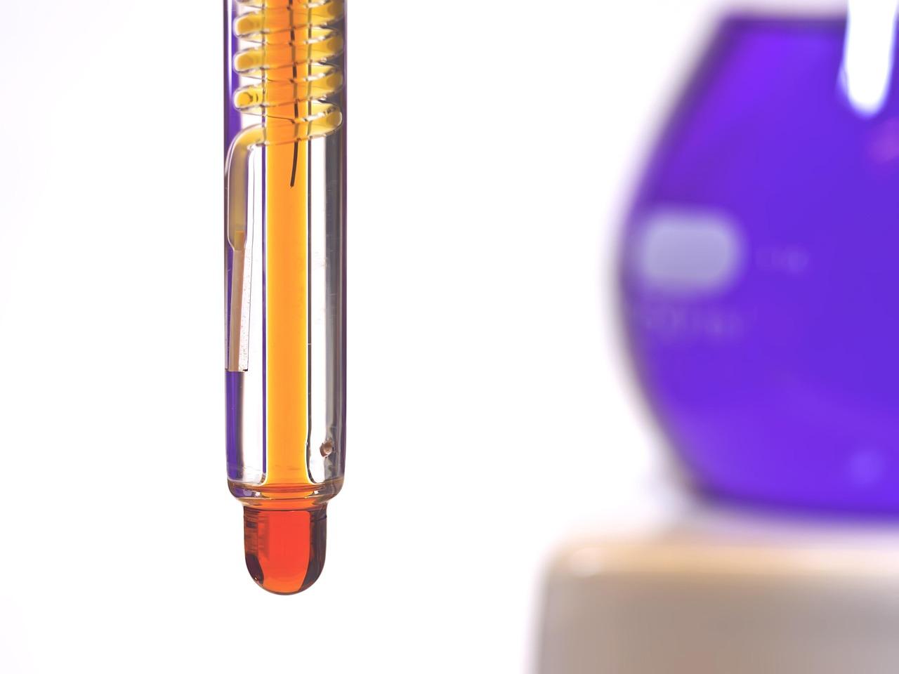 Detalle de un electrodo químico utilizado como sensor en los sistemas de lengua electrónica. Detalle de un electrodo químico utilizado como sensor en los sistemas de lengua electrónica.